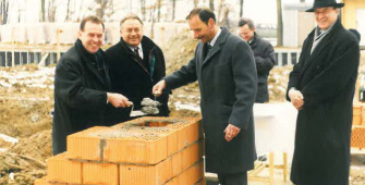 Březen 1996 / Začátek výstavby Březen 1996 / Začátek výstavby